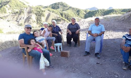 ELGAZİ KÖYÜ SEYİT BAKIL TÜRBESİ  VE MEZARLIK HiZMET BİNAMIZ .HALKIN HİZMETİNE AÇILMIŞTIR.