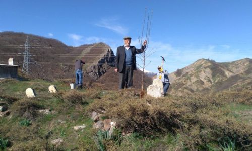 ELGAZİ KÖYÜ SEYİT BAKIL TÜRBESİ  VE MEZARLIK HiZMET BİNAMIZ .HALKIN HİZMETİNE AÇILMIŞTIR.