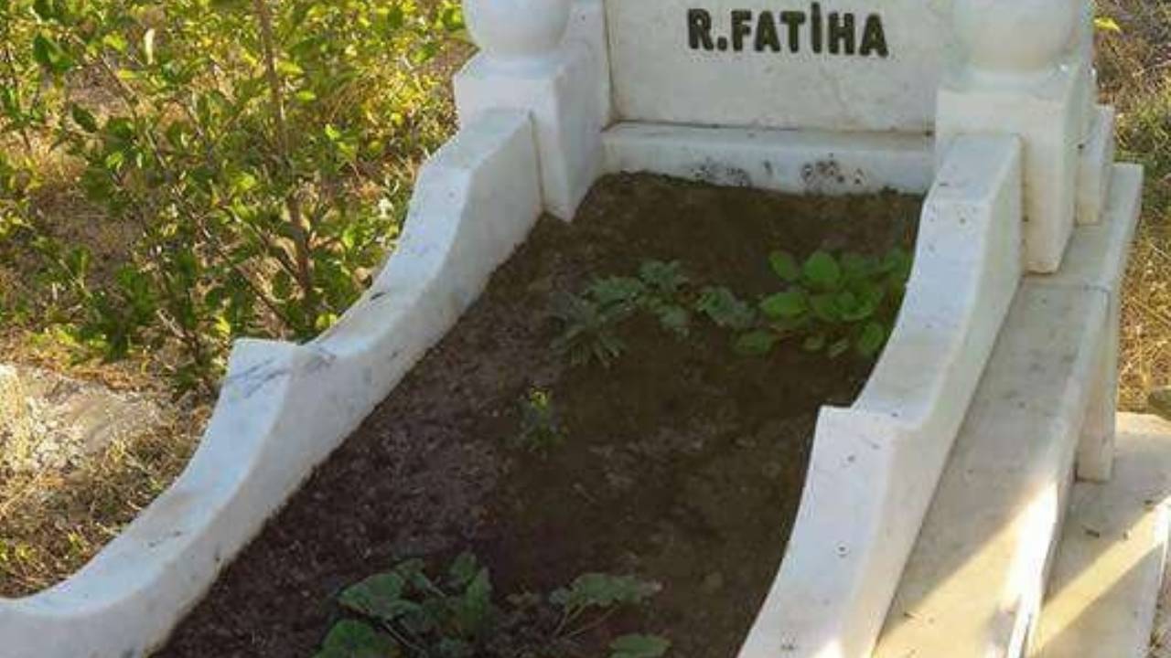 Elgazi Köyü – Türbe ve Mezarlar