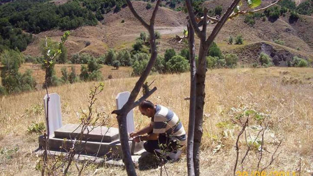 Elgazi Köyü – Türbe ve Mezarlar&nbsp;