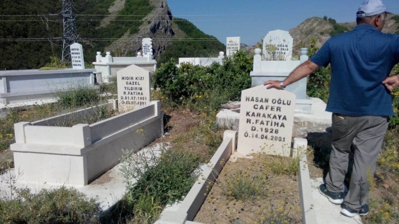 Elgazi Köyü – Türbe ve Mezarlar&nbsp;