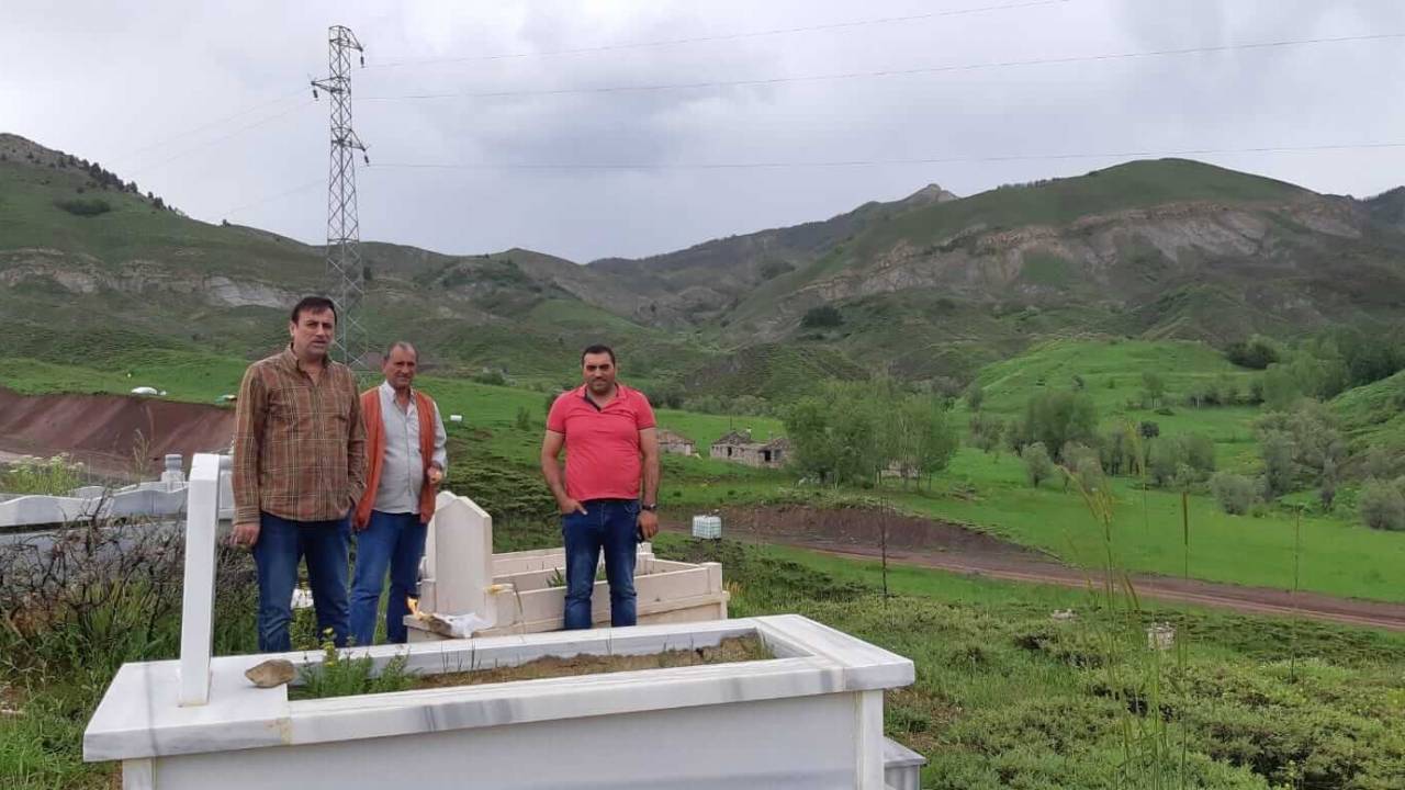 Elgazi Köyü – Türbe ve Mezarlar&nbsp;