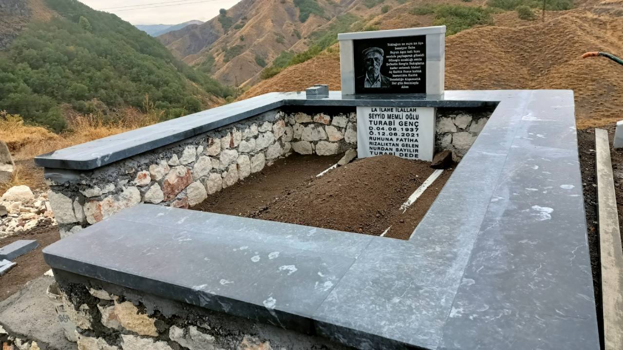 Elgazi Köyü – Türbe ve Mezarlar&nbsp;